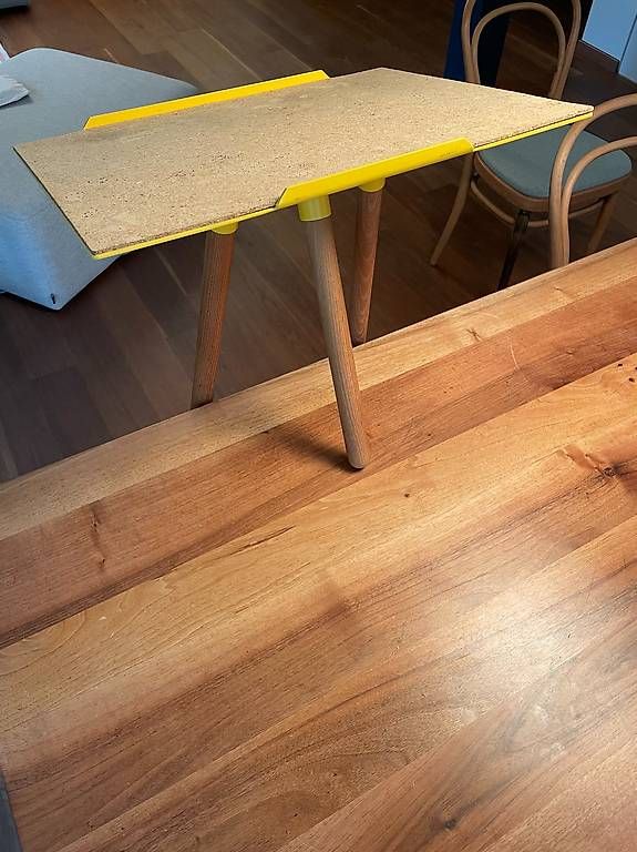Scrivanie: Minimalistisches Design-Stehpult – Usato da Zürich venduto da mlfalck 2