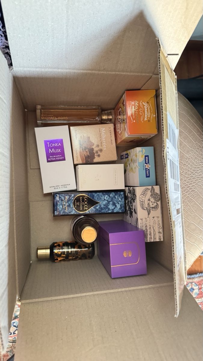 Parfums & Eau de Toilette: Lotto 11 profumi usati – D'occasion à Besazio par tonpetitparfum