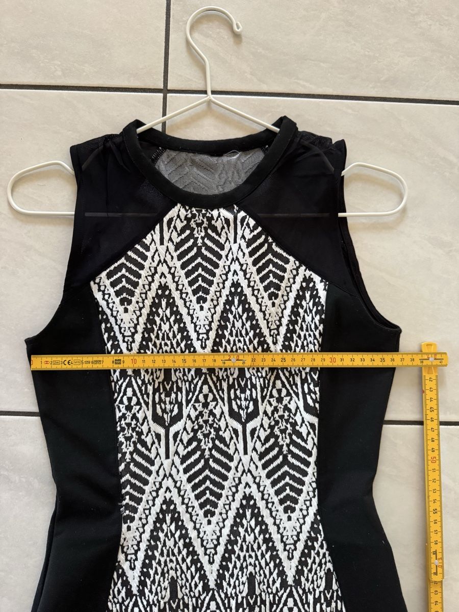 H&M Vestiti: Kleid von H&M mit Muster – Usato da Hergiswil NW venduto da kaufe_bei_kaufmann 2