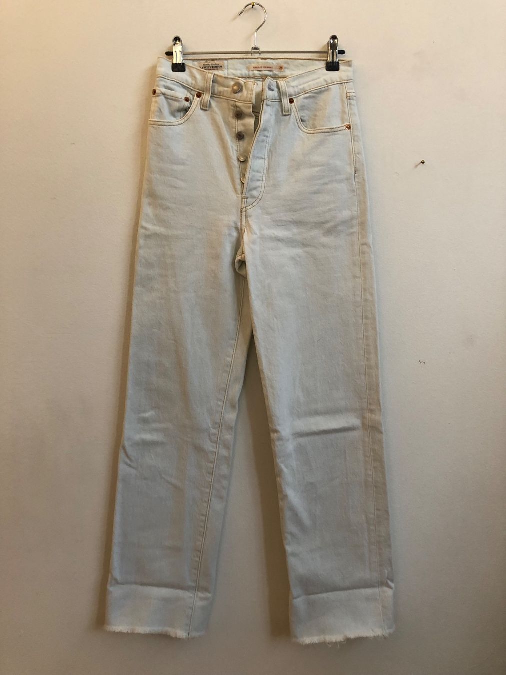 Levi's Jeans: jeans levis bleu clair délavé – Usato da Lausanne venduto da emm_sc77
