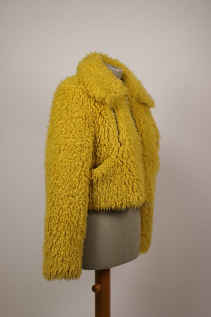 Kenzo Giacche: 1990s cropped Kenzo Fluffy Jacket - Size S-M – Usato da Hombrechtikon venduto da BAZ-Vintage 7