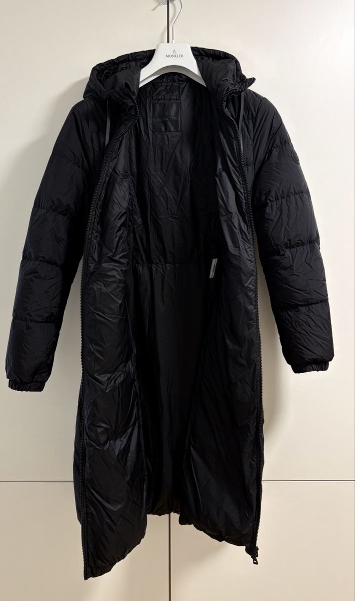 Moncler Cappotti: Moncler Idrocase long down jacket- Size 3  – Usato da Zermatt venduto da add_c7sr 1
