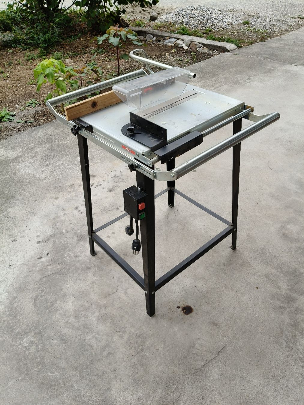Toutes les machines: Bosch Handkreissägetisch Universal – D'occasion à Kappel am Albis par Casabon