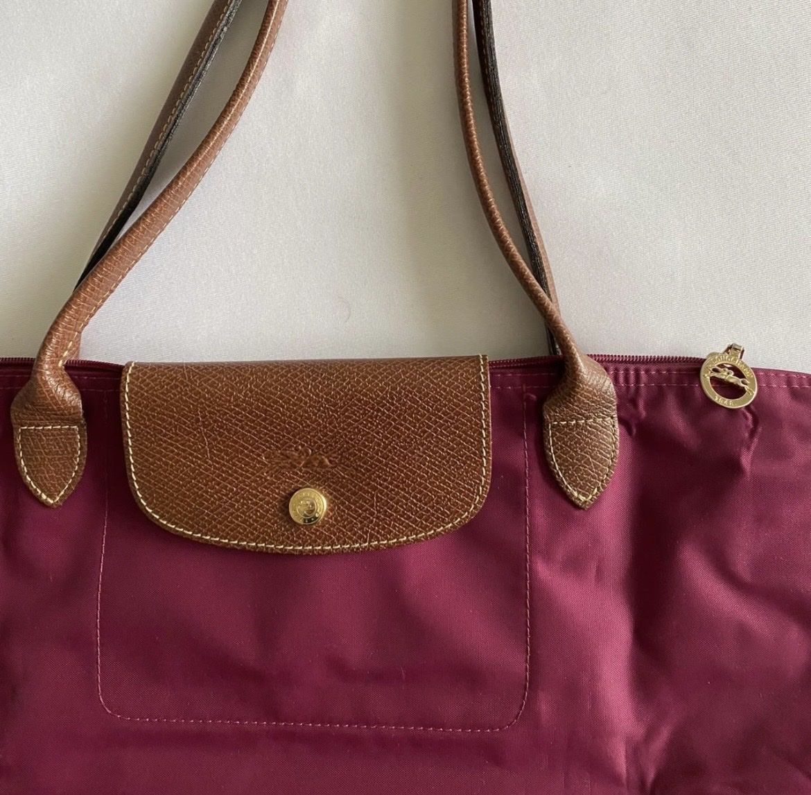 Longchamp Sacs femmes: Longchamp Tasche Burgundy – D'occasion à Zollikon par 2009Jasmin 1