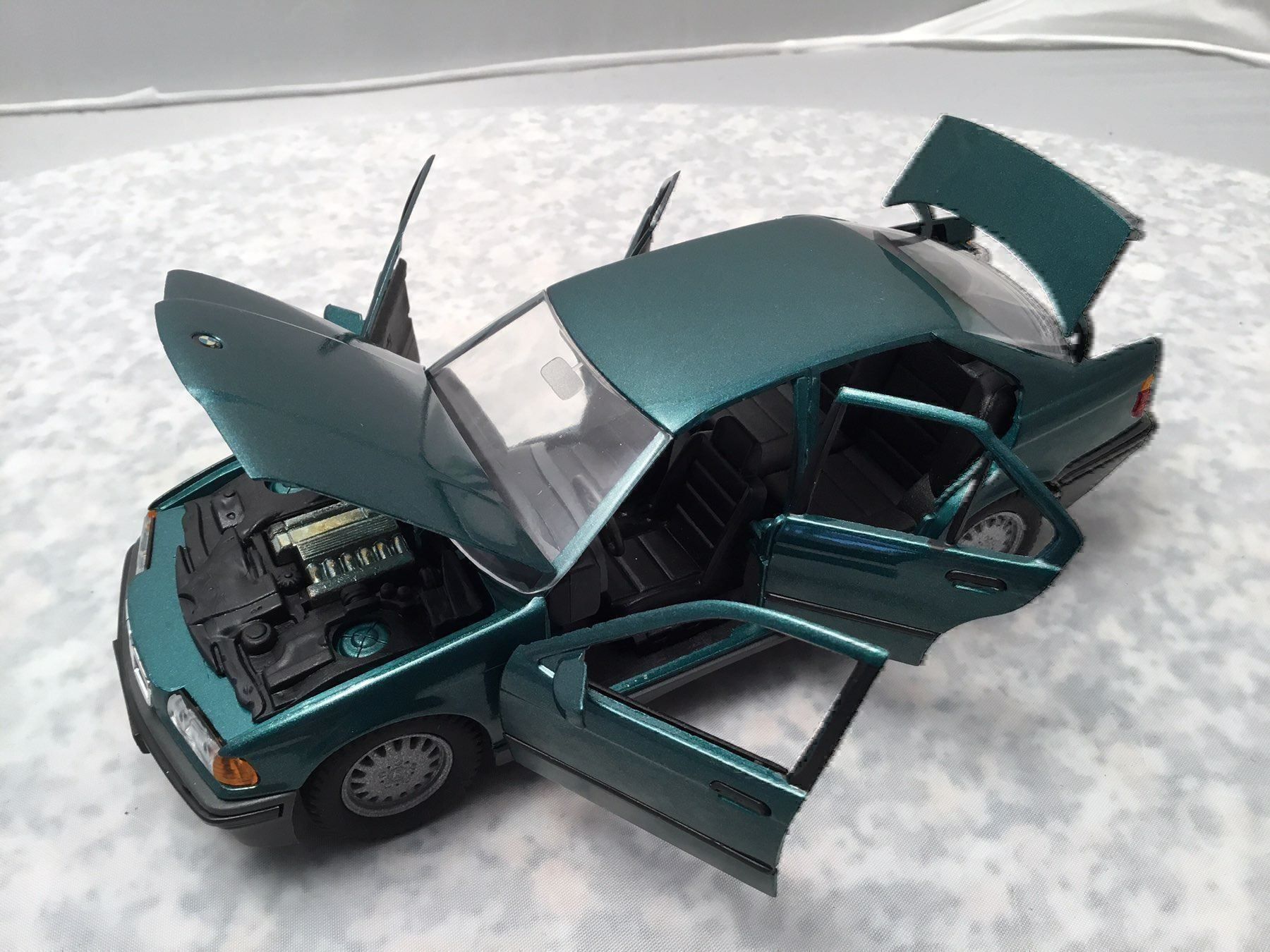 BMW Modellini d'auto: BMW 3er Reihe ( E36 ) – Nuovo e nell'imballaggio originale da Erlenbach im Simmental venduto da Model_box 4