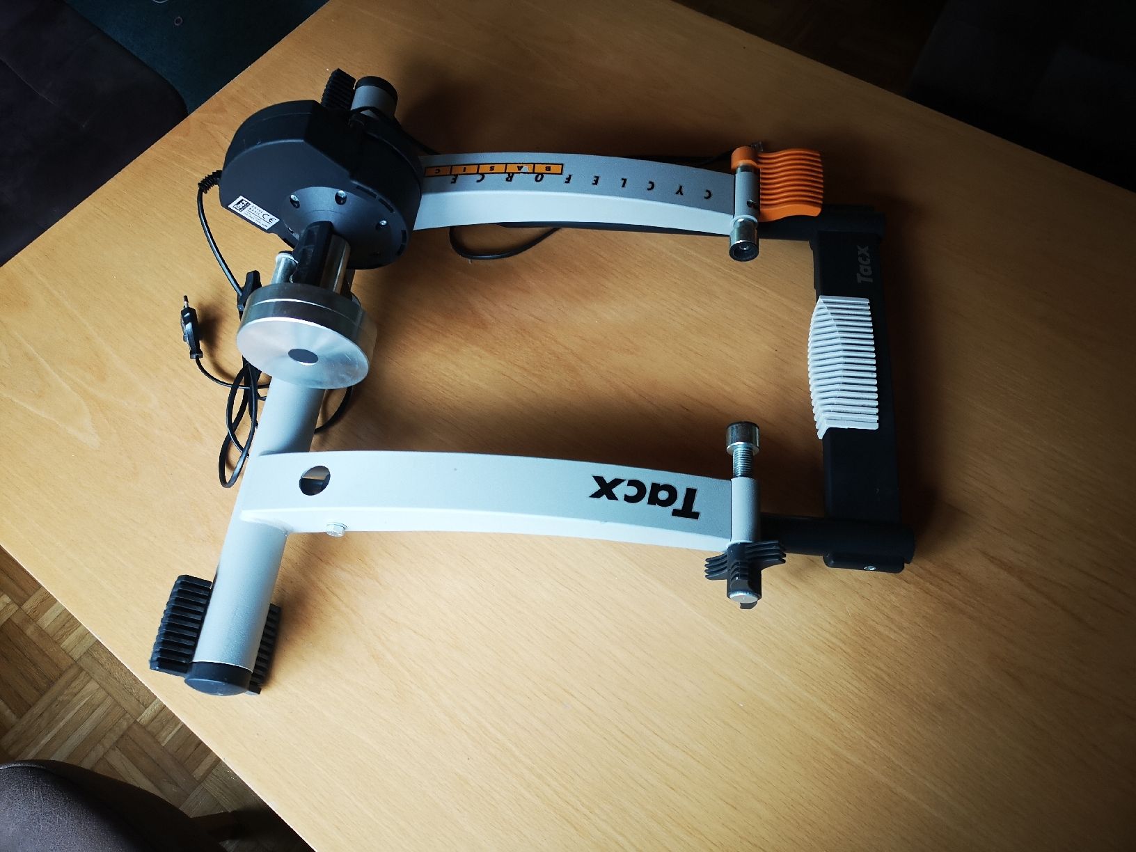 Tacx Hometrainer: Tacx Cycleforce Basic Fahrradtrainer für Indoor-Training – Usato da Grasswil venduto da tobias9891 4