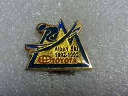 Ansteckpin 191: Alpen Ski x Toyota