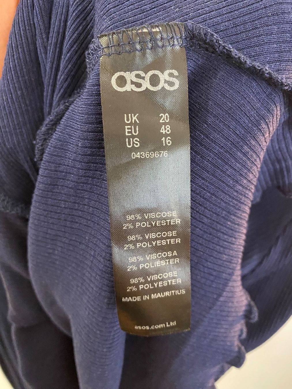 Asos T-shirt: Asos Oberteil langarm dunkelblau Gr. 48 – Usato da Pratteln venduto da a23_j2gs 7