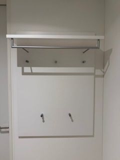 Guardaroba: Garderobe mit Rückwand – Usato da Frauenfeld venduto da Phil.E