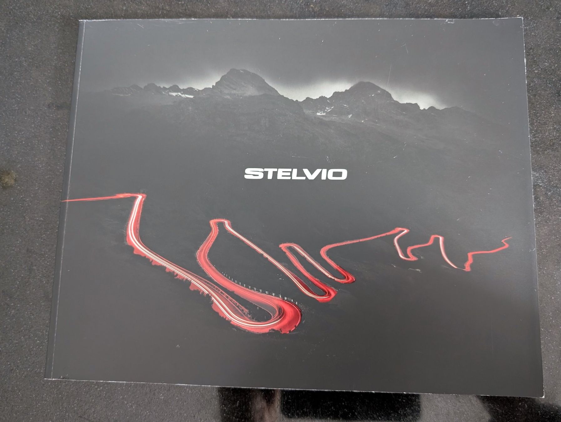 Alfa Romeo Documenti: ALFA ROMEO STELVIO PROSPEKT - ORIGINAL – Usato da Spiegel b. Bern venduto da Natix