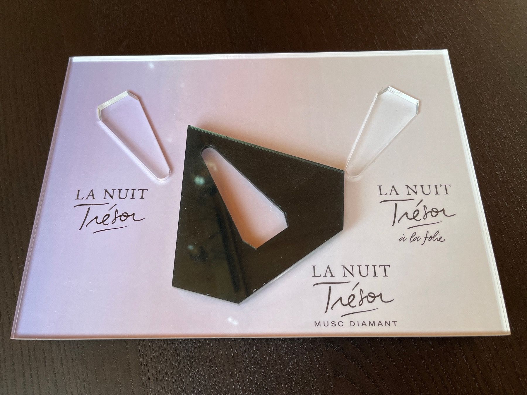 Lancôme Profumi & Eau de Toilette: Lancôme Parfum Ständer – Nuovo (secondo la descrizione) da Einsiedeln venduto da sandramon