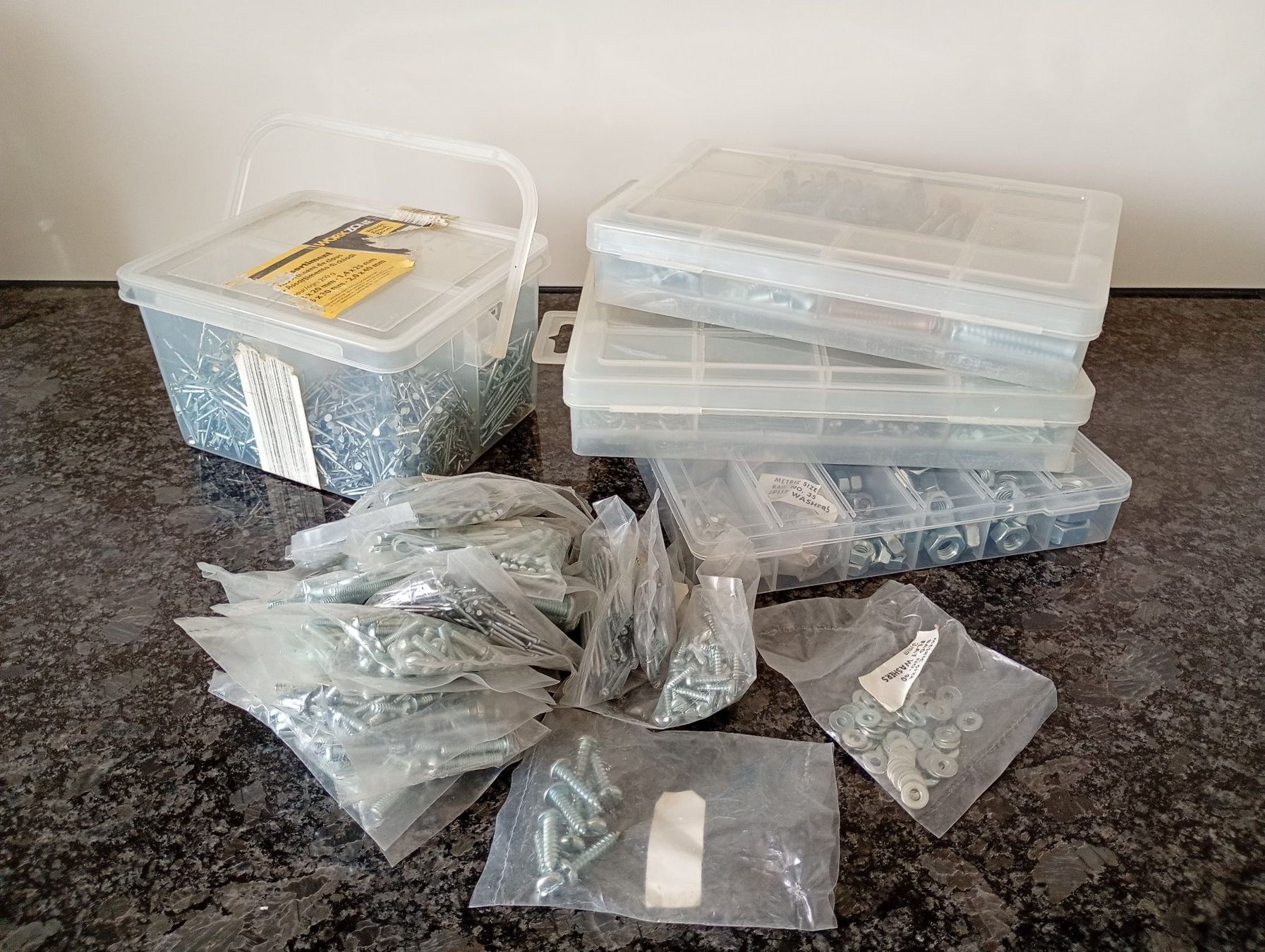 Tutti gli attrezzi: Schrauben + Nagelset – Nuovo (secondo la descrizione) da Möriken AG venduto da Vellas