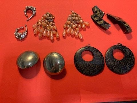Ohrringe & -stecker: 80-jahre modeschmuck im 5-er-set – Gebraucht aus Schwarzenberg LU von kindler007