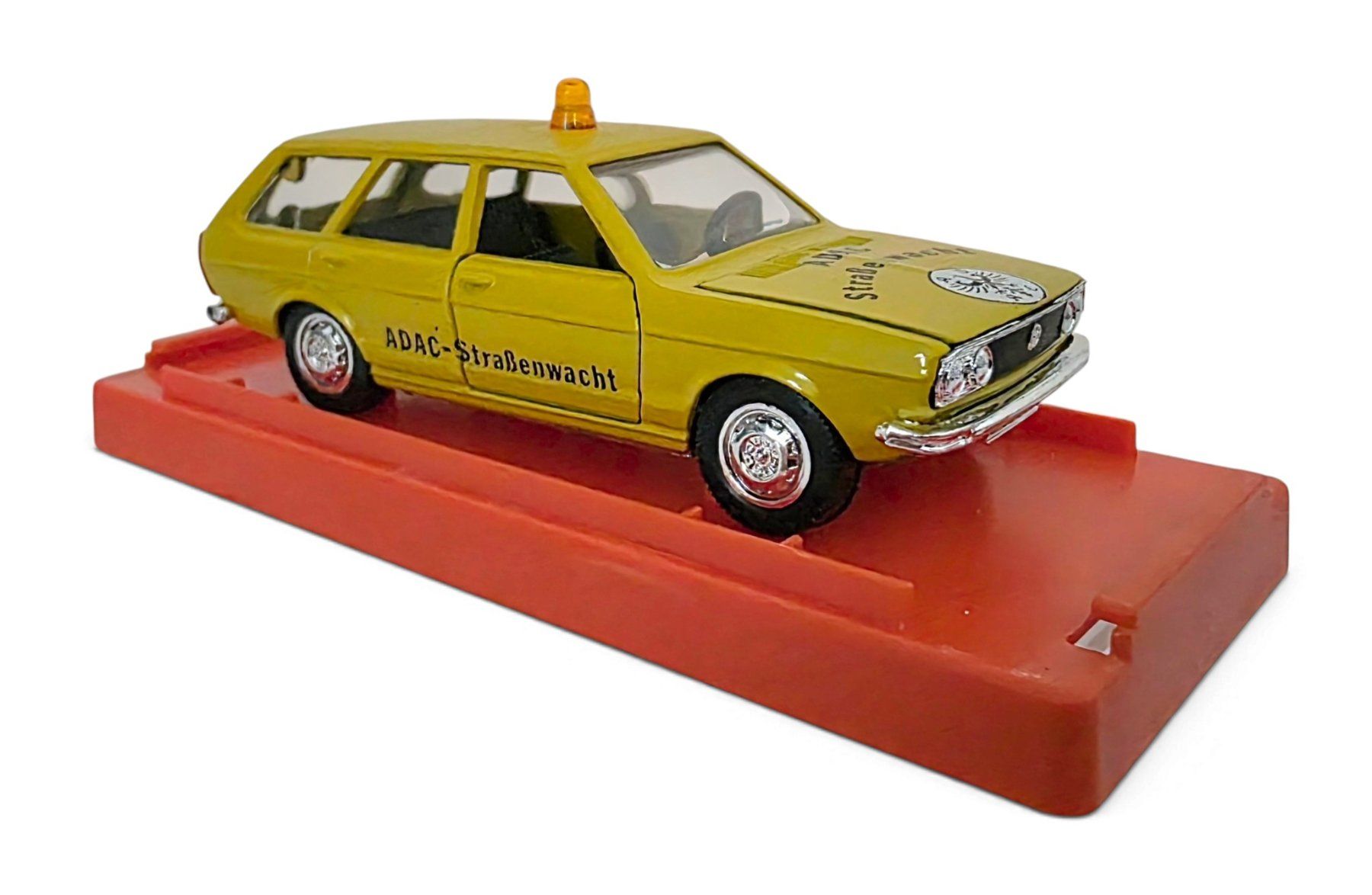 Schuco Modellautos: Schuco ADAC VW Passat Variant – Neu und originalverpackt aus Rickenbach b. Wil von klassikmarkt.ch 2
