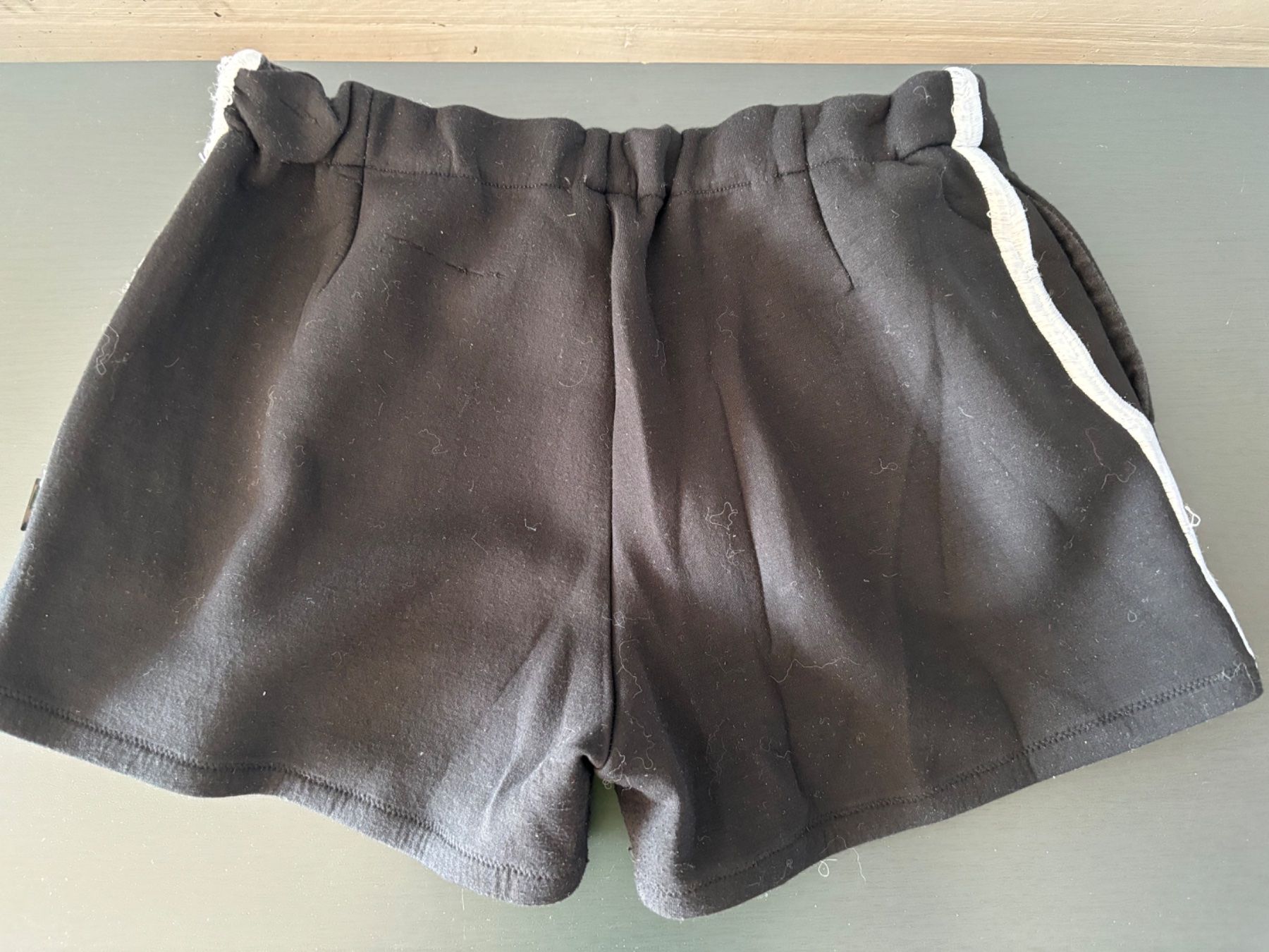 Karl Lagerfeld Pantaloni: Short Karl Lagerfeld – Usato da La Croix (Lutry) venduto da pet_stw9 1