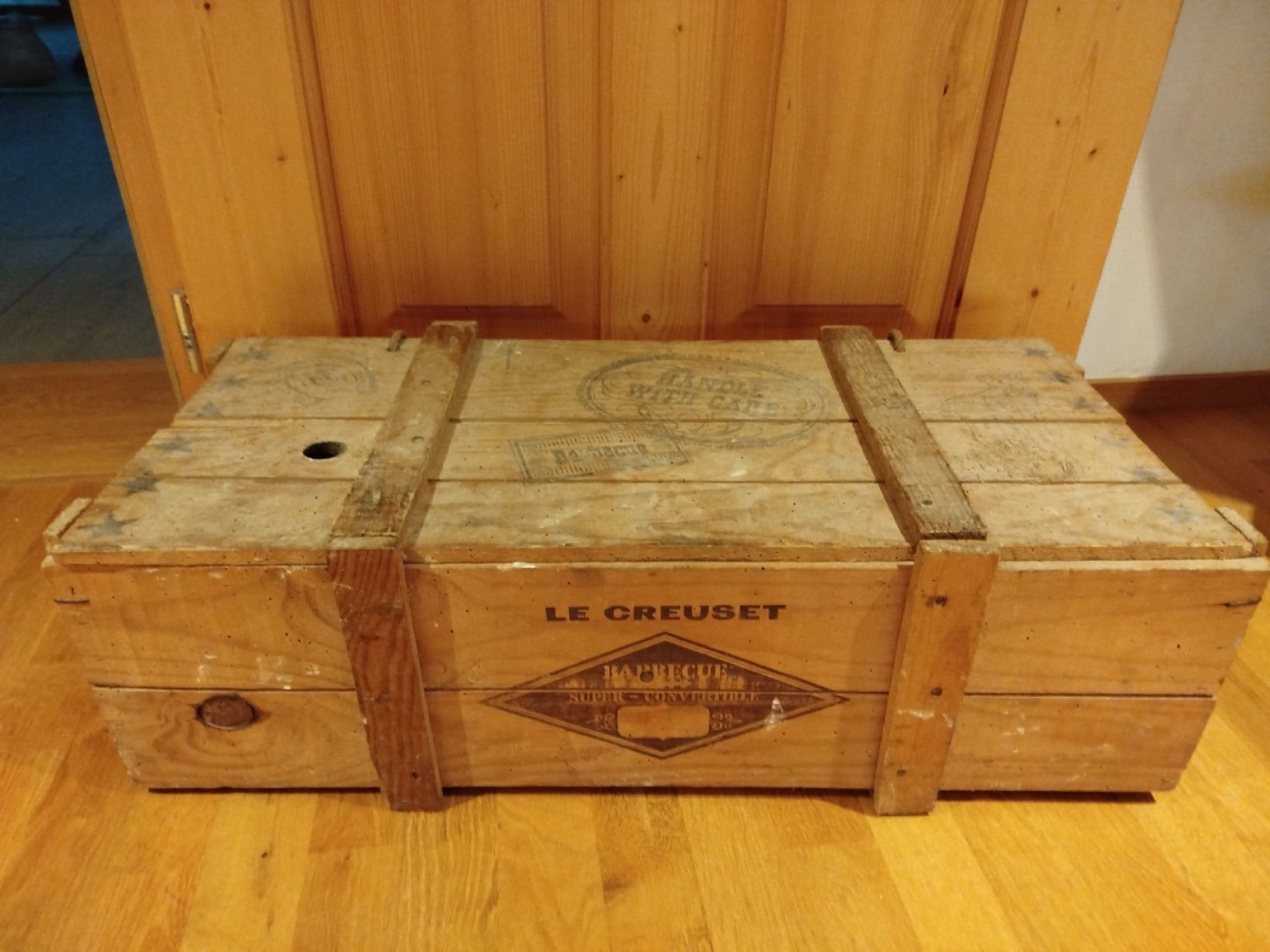 Cassapanche: Holzkiste Le Creuset". – Usato da Bühler venduto da ros_5qfr