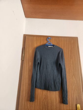 Pull Uniqlo U 100% laine gris foncé taille L 