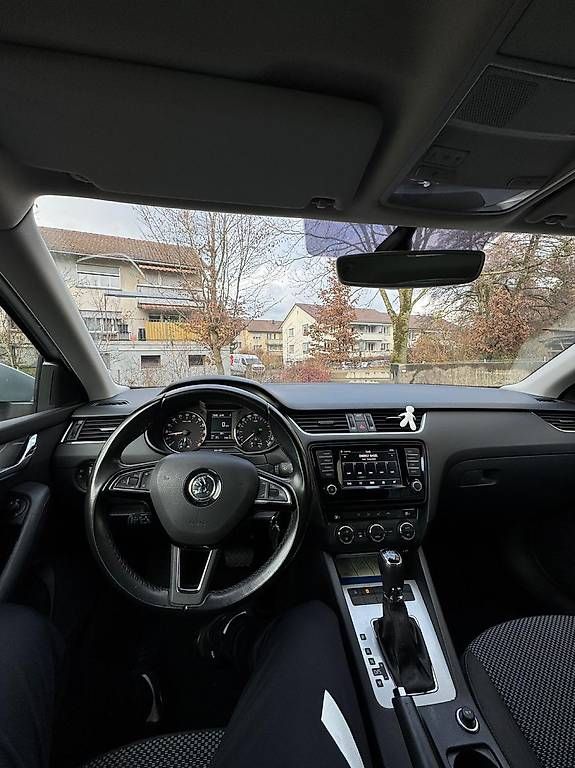 Skoda Automobili: SKODA OCTAVIA 1.6 Kombi – Usato da Liebefeld venduto da Thunplayaz 3