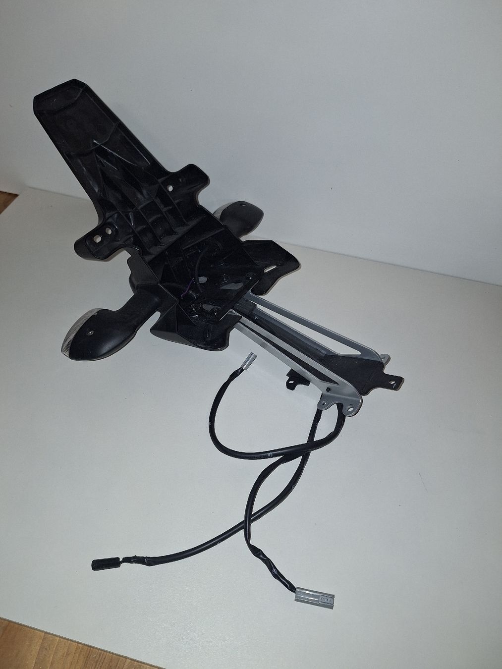 Yamaha Tutti i ricambio per moto: Yamaha Mt 07 Kenzeichen Halter – Usato da Fislisbach venduto da captn_mah 1