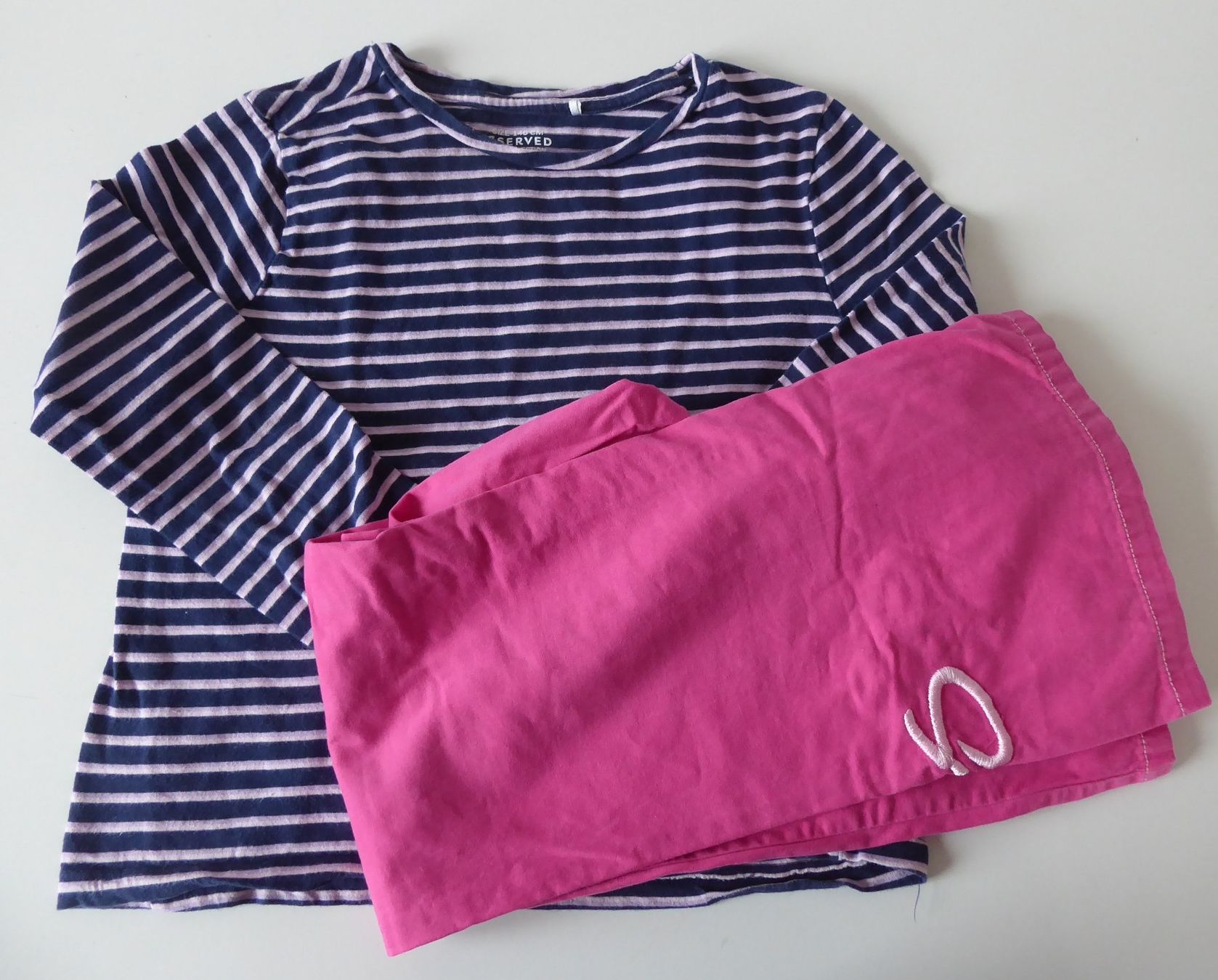 Hosen: Shirt und Hose Girl  134 – Gebraucht aus Wettingen von tonia3