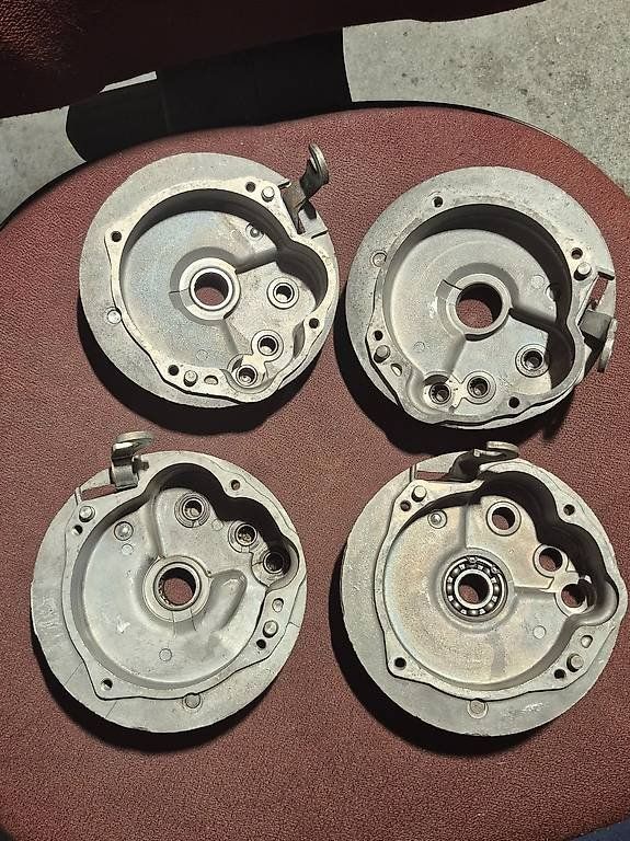 Piaggio Parti ricambio per ciclomotori: Coque moyeu variateur Piaggio Ciao – Usato da Collombey venduto da mot_ryp9