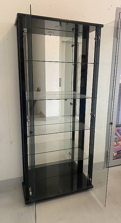Vitrines: Glasvitrine mit Beleuchtung  – D'occasion à Kaltbrunn par DiewildenKerle01 1