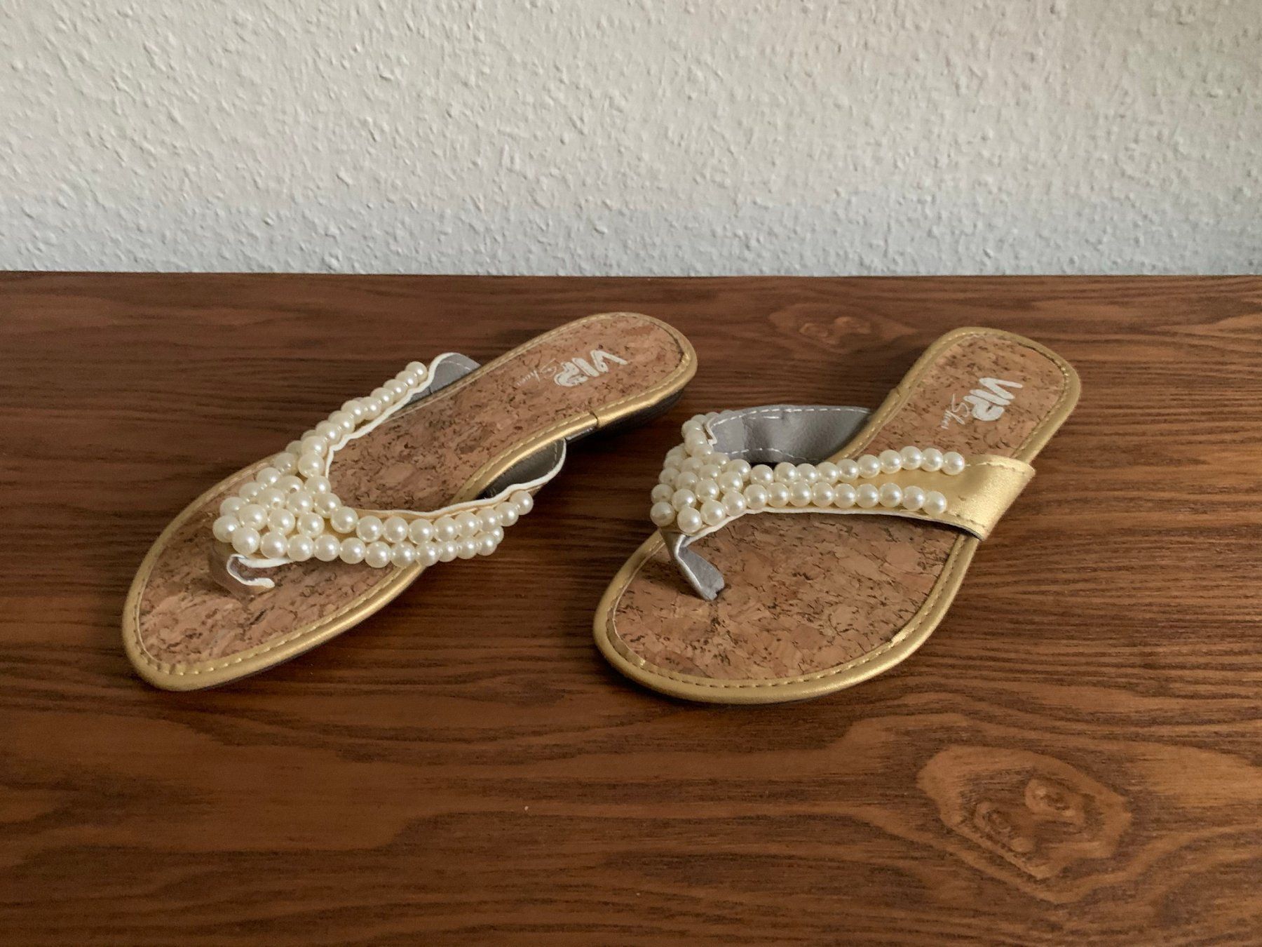 Damenschuhe: VIP - Perlen Flip Flops 37 – Gebraucht aus Zürich von Diazaio