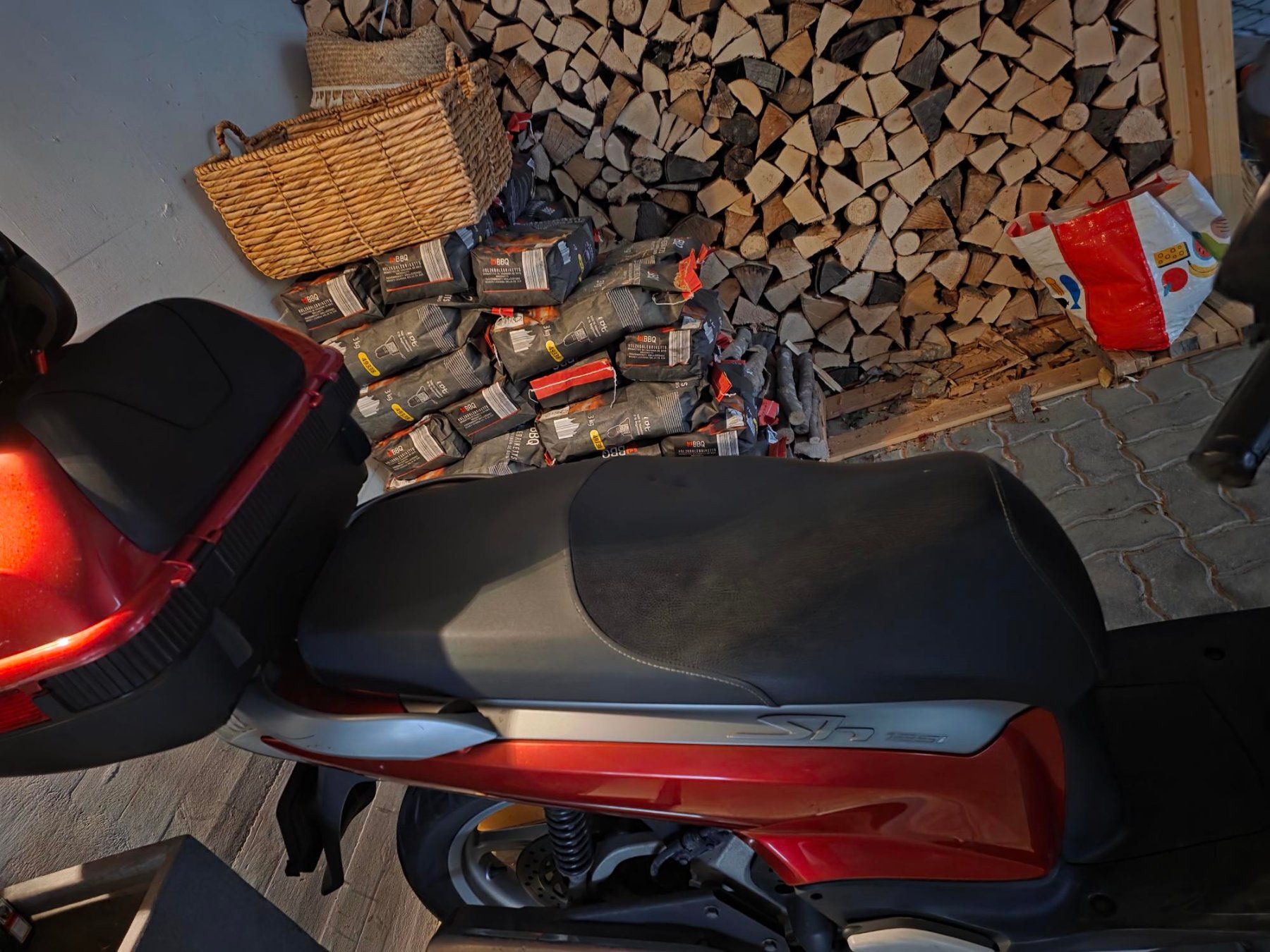 Honda Scooter: Roller Handa SH125 - kleine Mängel bei MFK – Usato da Sargans venduto da baccara1 2