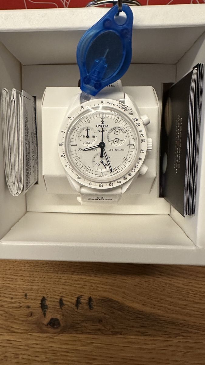 Swatch Orologi: Swatch Moonswatch Snoopy – Nuovo e nell'imballaggio originale da Illnau venduto da Harley670 1