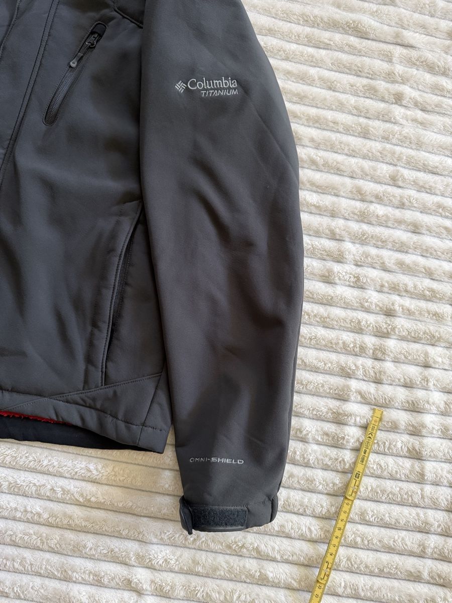 Columbia Giacche: Columbia Titan Jacket Original M  – Usato da Vionnaz venduto da b_f_d_r_g 4