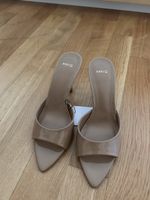 Pantoletten beige Lack Grösse 35 ungetragen