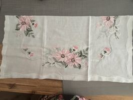 Handbestickte Tischleufer, Sommerblumen, Neu 80x80 cm