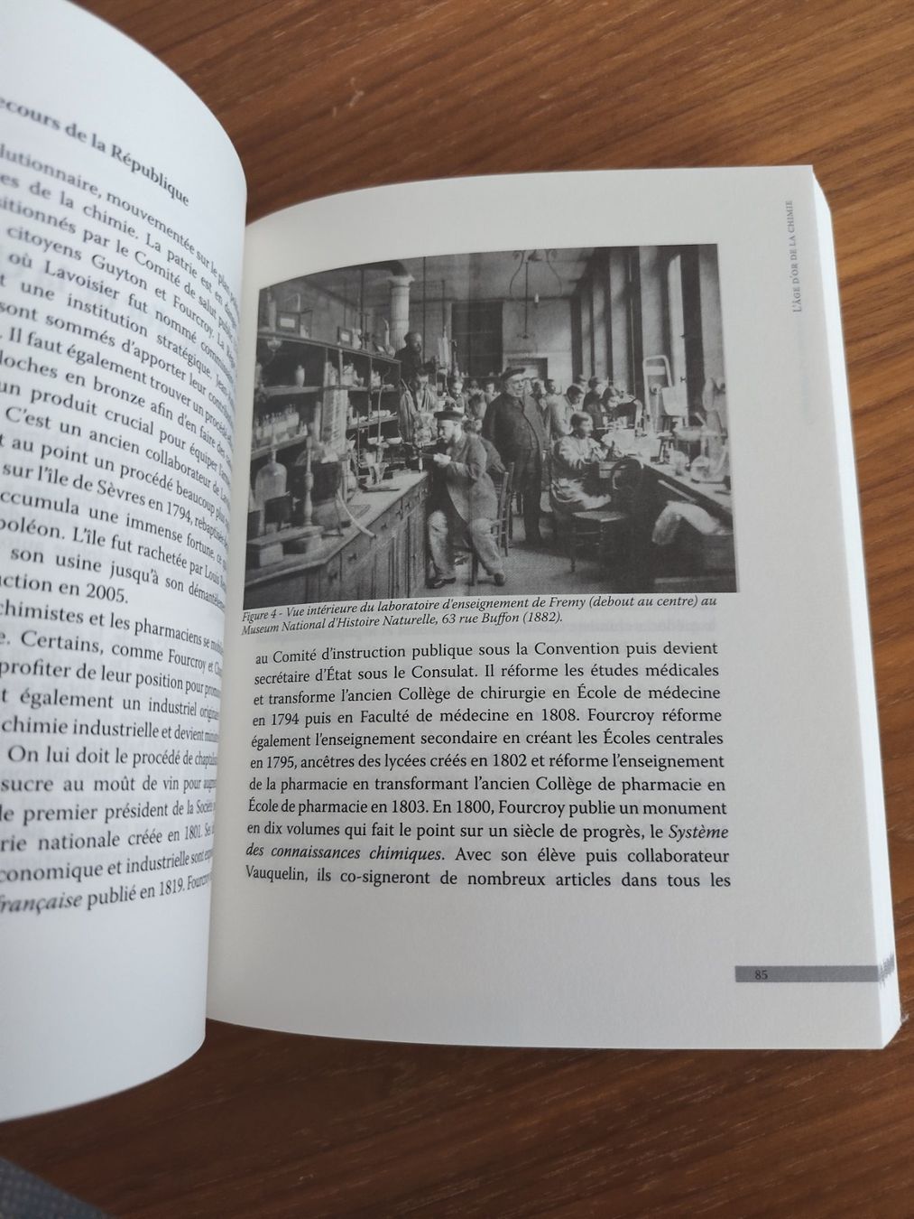 Libri: Comment la chimie a transformé le monde – Usato da Fribourg venduto da charlotte30011993 1