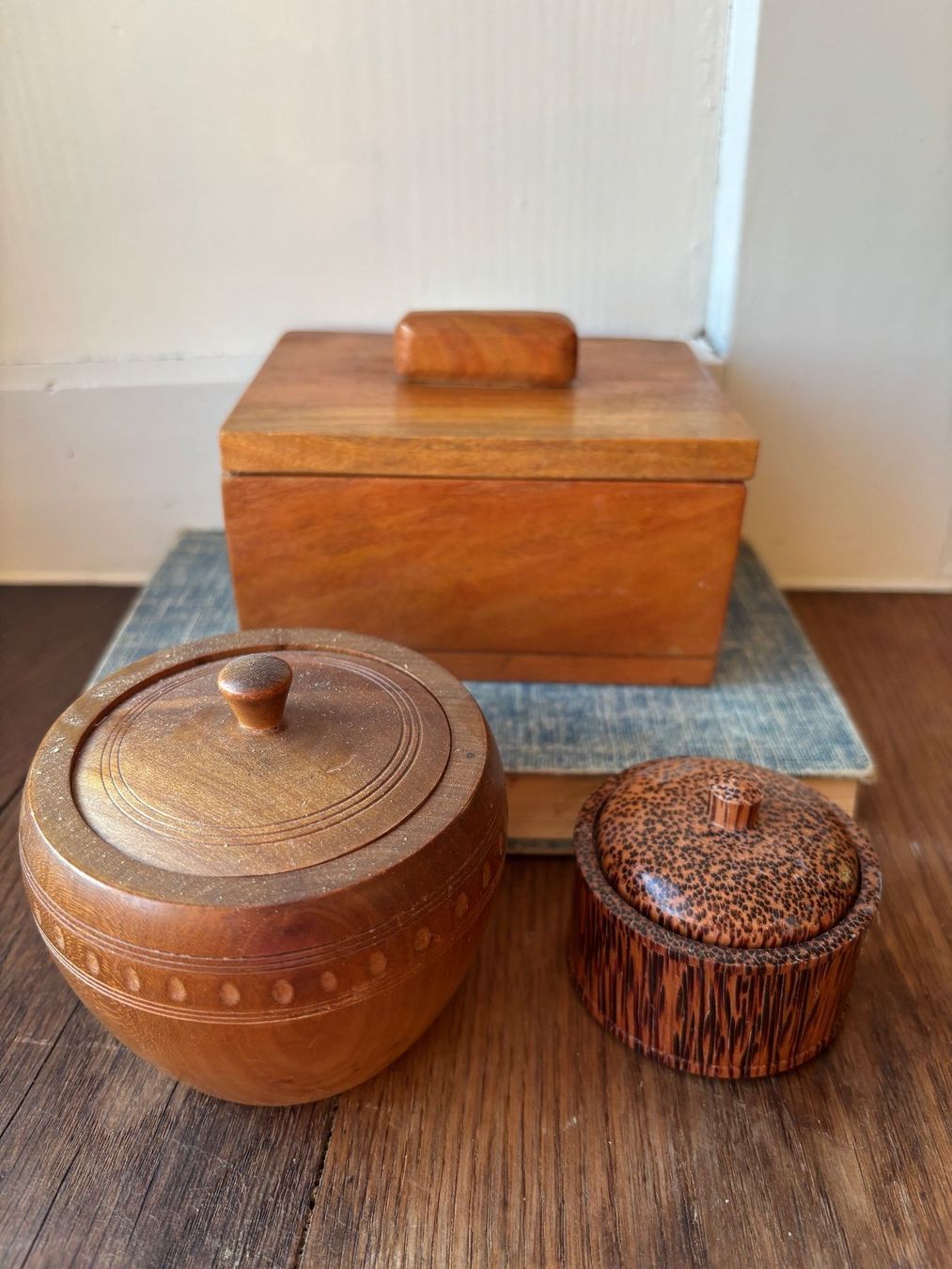 Barattoli: 3 Vintage Holz Dosen mit Deckel – Usato da Horgen venduto da uge_pd5p