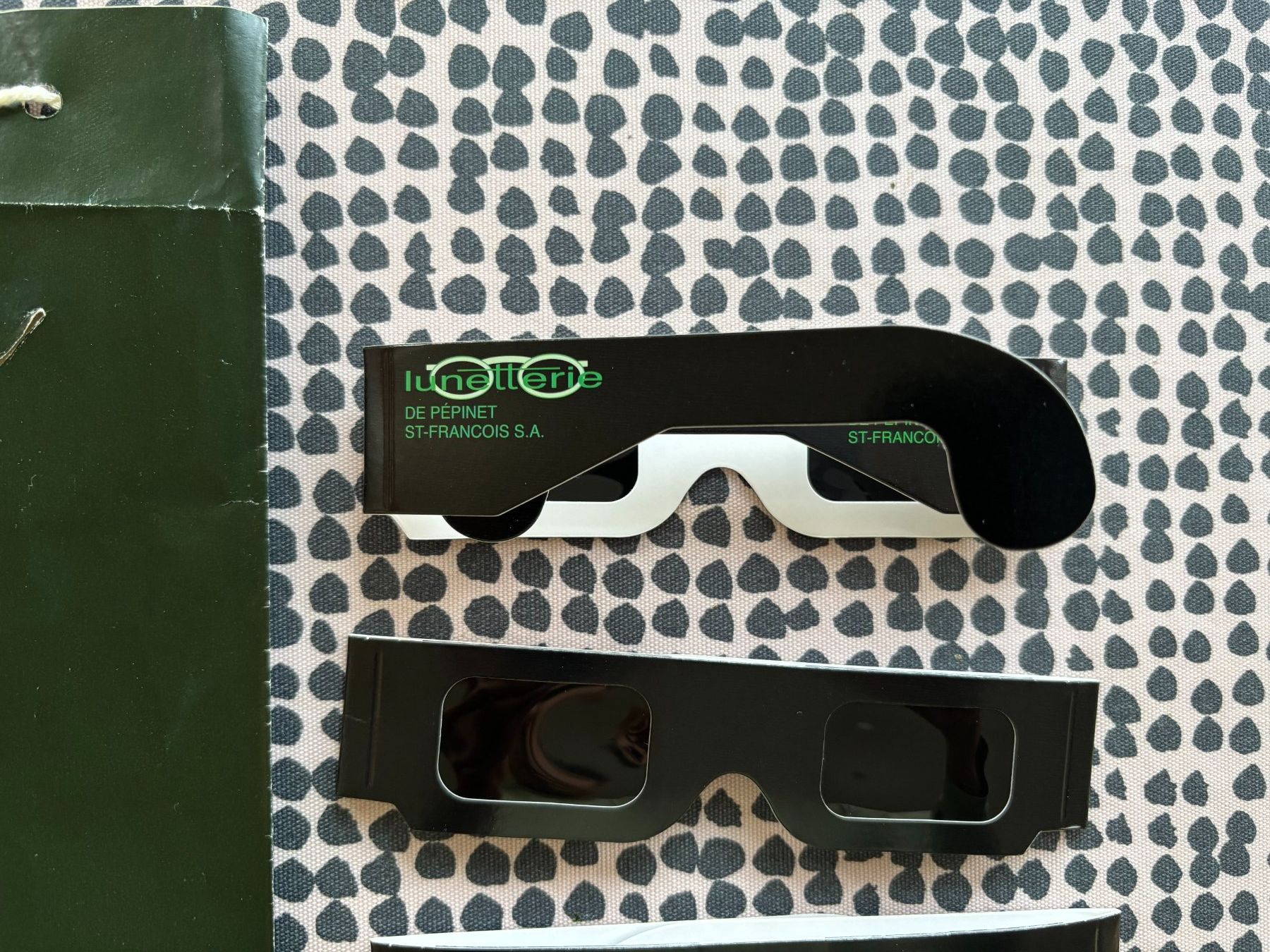 Brillen & Gläser: 4x Sonnenfinsternis-Brille Lunettes éclipse Eclipse glasses – Neu (gemäss Beschreibung) aus Lausanne von Aureledeb 2