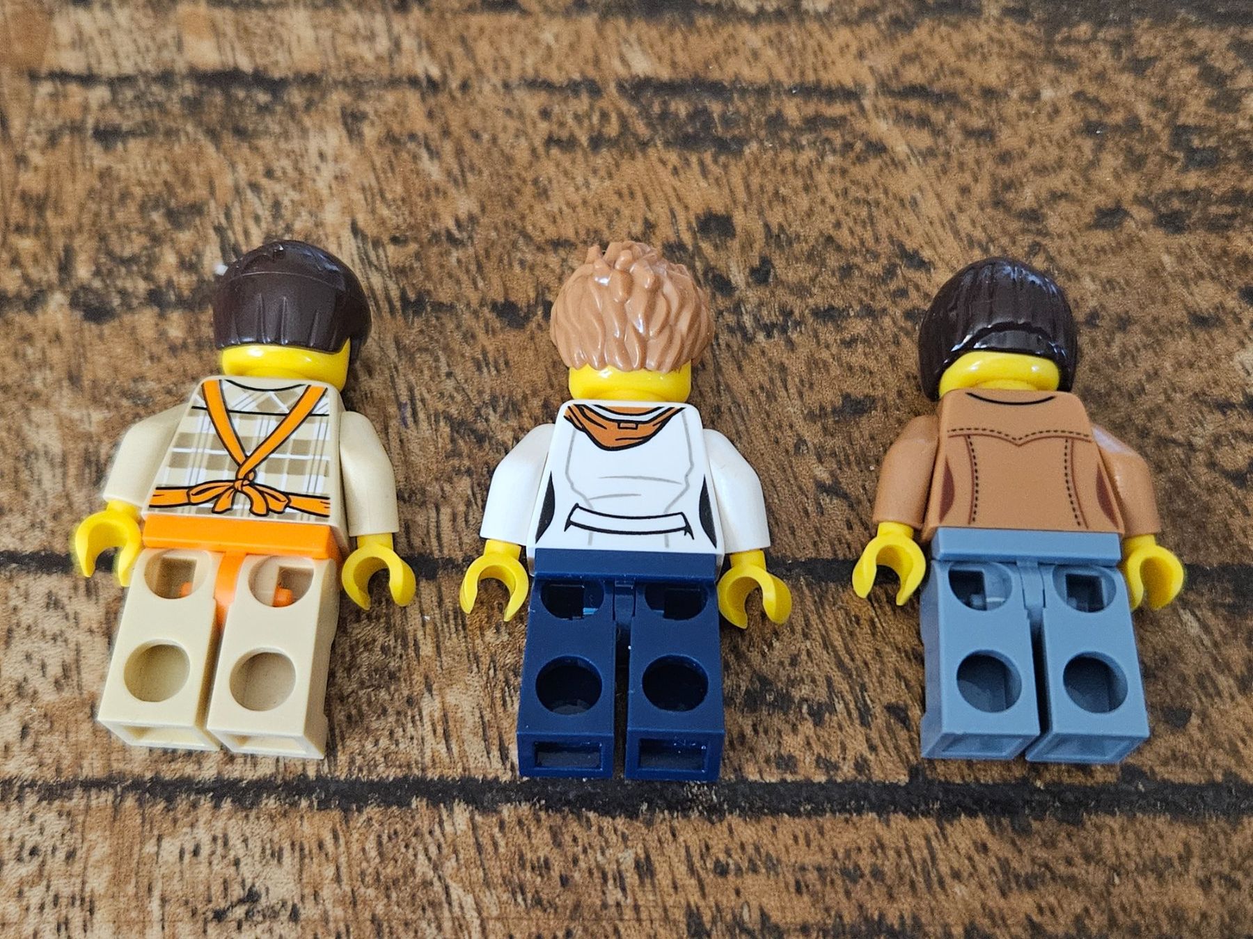 Lego Kit di costruzioni: lego lot de 3 figurines – Usato da Confignon venduto da Ecrofigs 1