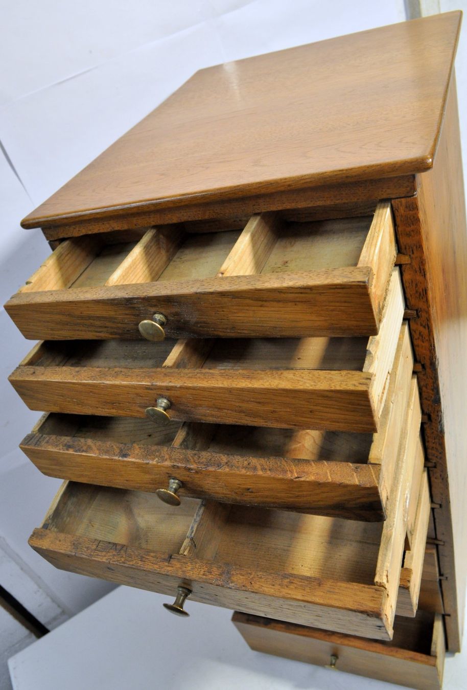Cassettiere: Ancienne layette d'horloger – Usato da Neuchâtel venduto da Neuchatel 6