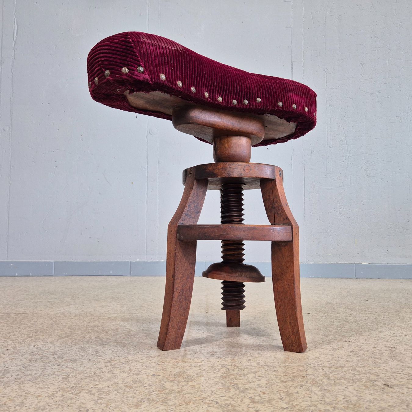 Sgabelli: Antik Piano Stool Klavierhocker Sattelhocker Hocker – Usato da Nottwil venduto da Wondewa-Shop