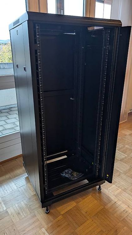 Server Schrank Rack Gehäuse 19 Zoll (Neu (gemäss Beschreibung)) in ...