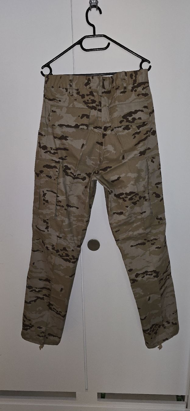 Uniformi: Original Spanische Armee Wüstentarn Uniform Set NEU – Nuovo (secondo la descrizione) da Schaffhausen venduto da aos_hv6l 2