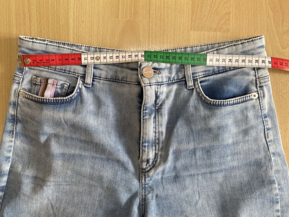 Jeans: Damen Jeans Marccain weit hellblau Grösse 38, N3 – Nuovo (secondo la descrizione) da Buochs venduto da H16 3