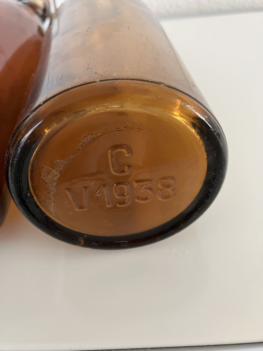 Bicchieri, Caraffe & Bottiglie: 2 alte Flaschen  Bier : brauerei Gurten – Usato da losone venduto da china06 6