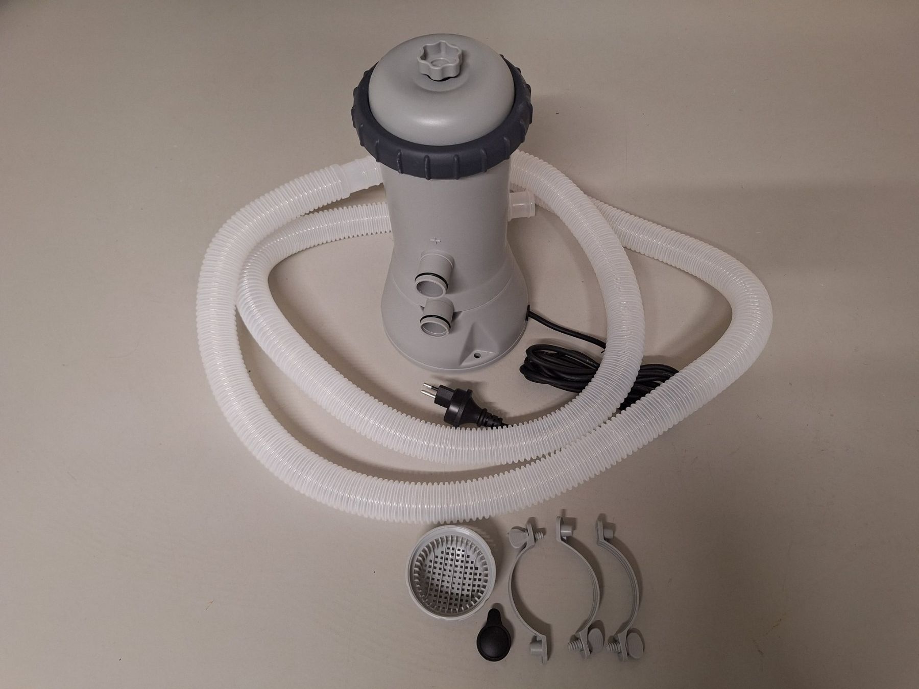 Intex Schwimmbad-Zubehör: Intex Filterpumpe – Neu und originalverpackt aus Illnau von FamSig
