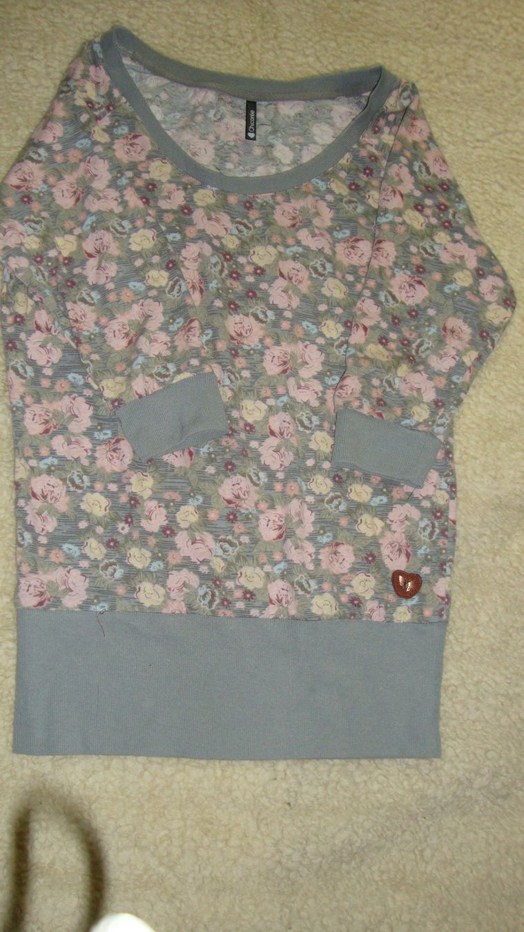 T-shirt: 3/4 Arm Shirt im Blumenmuster – Usato da Laufen venduto da ereli 3
