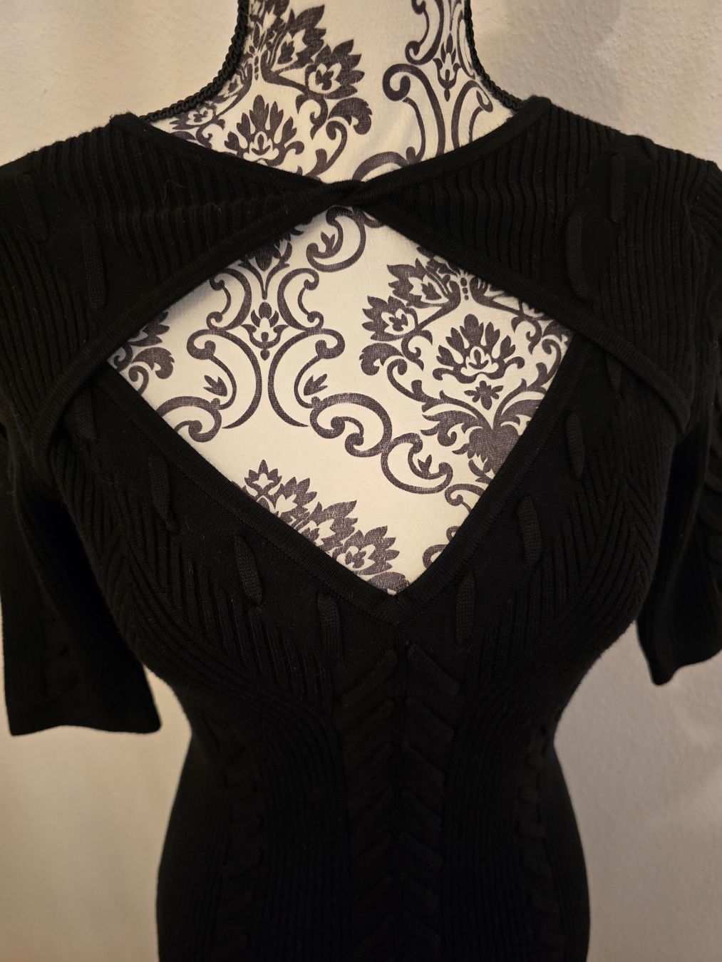 Guess Kleider: Robe pull Guess neuve avec étiquette – Neu und originalverpackt aus Genève von cec_d6pg 1