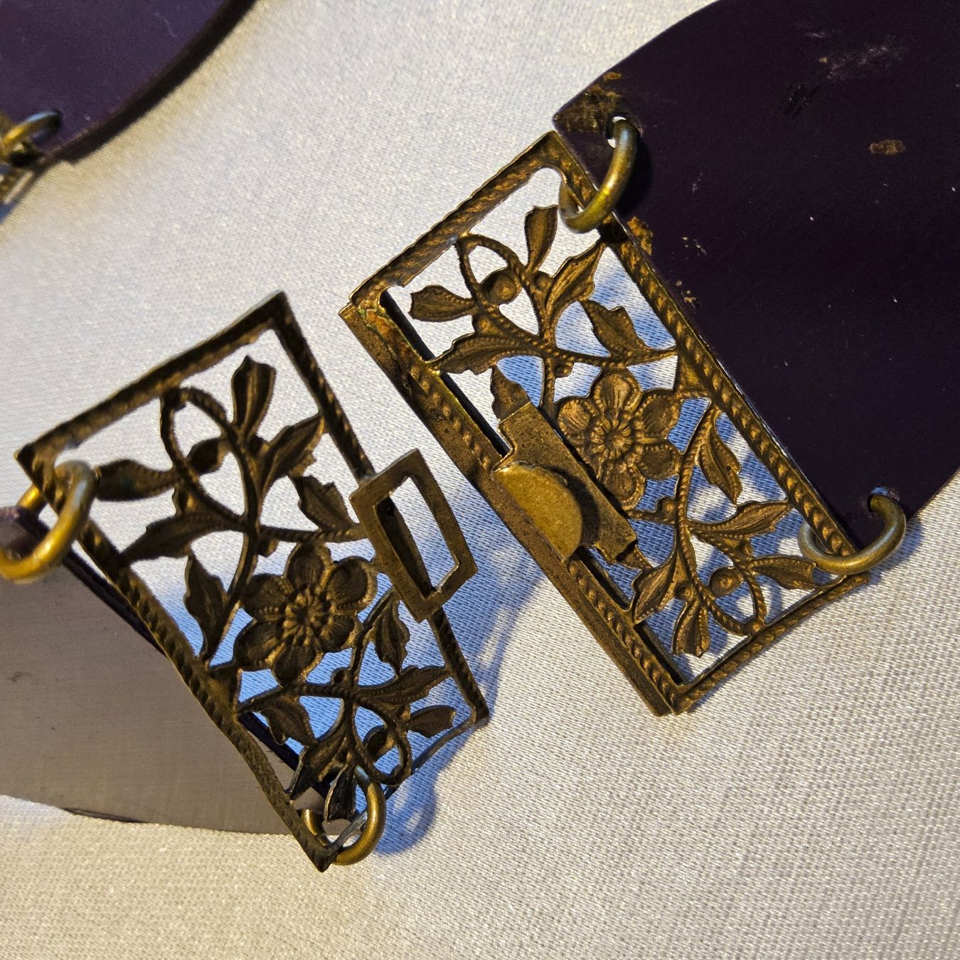 Cinture: Antiker Bakelit Metall Lila Gürtel ca 1920 – Usato da Zürich venduto da helsan 1