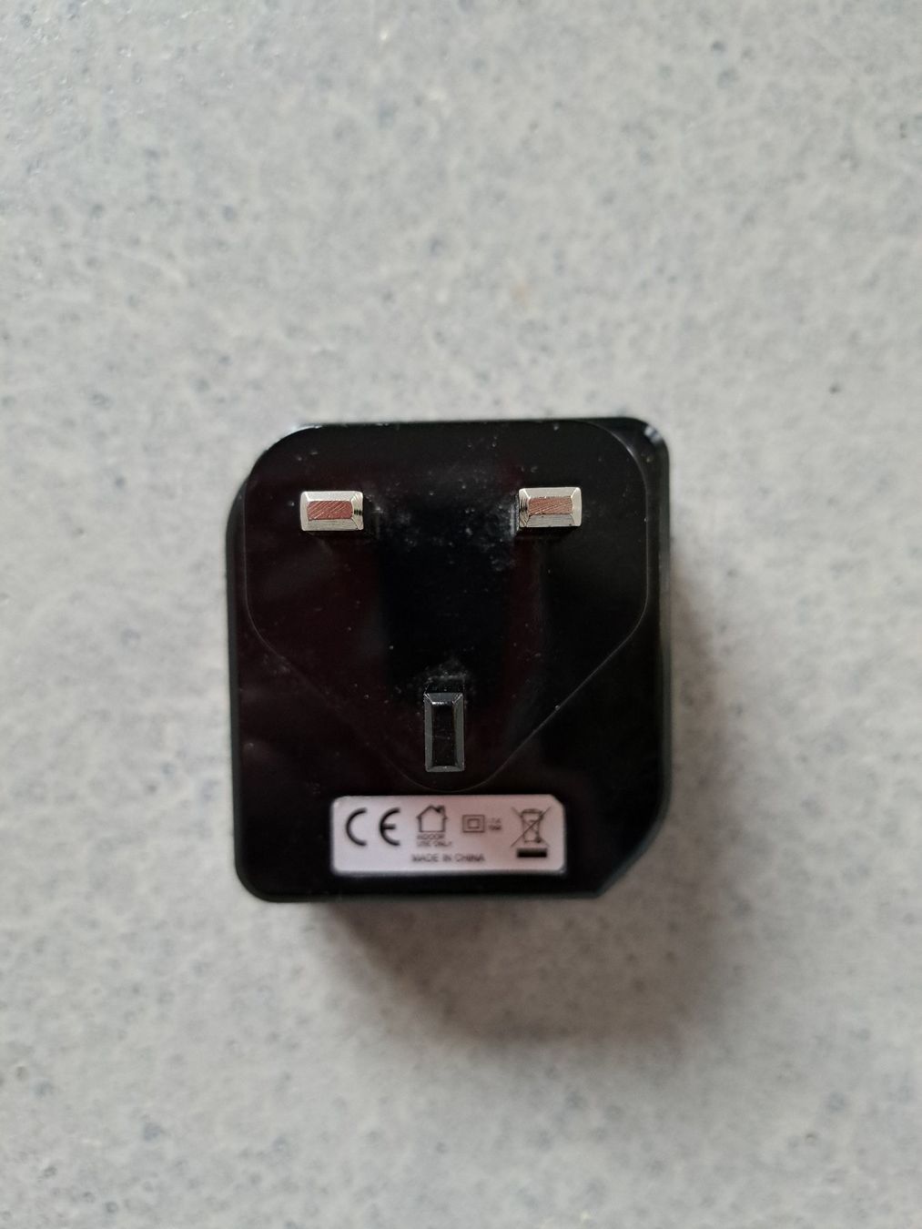 Unità & Adattatore: Adaptateur Canada double USB-A – Usato da La chaux-de-fonds venduto da shellshock 3