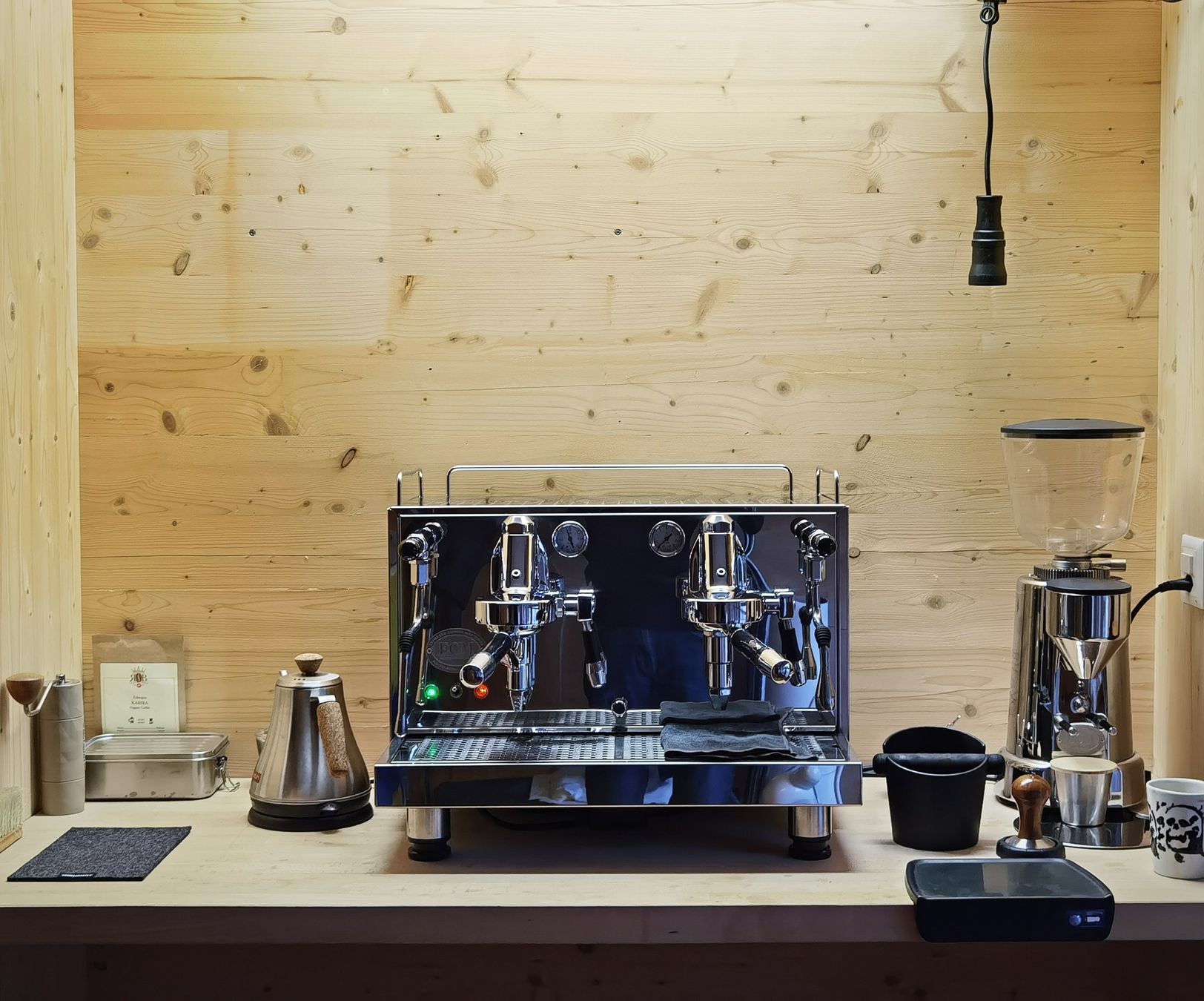 ECM Manufacture Macchine per caffè & Macchine per espresso: Machine à ESPRESSO ECM 2 grp. + moulin + accessoires utiles – Usato da Rüschegg Heubach venduto da Vandereer