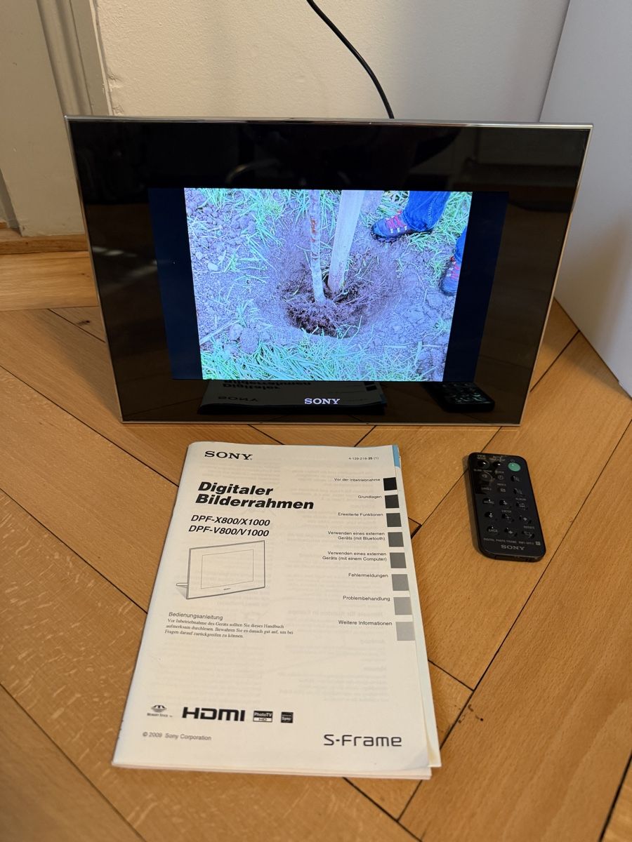 Bilderrahmen: SONY DPF-X1000 Digitaler Bilderrahmen  – Gebraucht aus Zürich von anaseitz