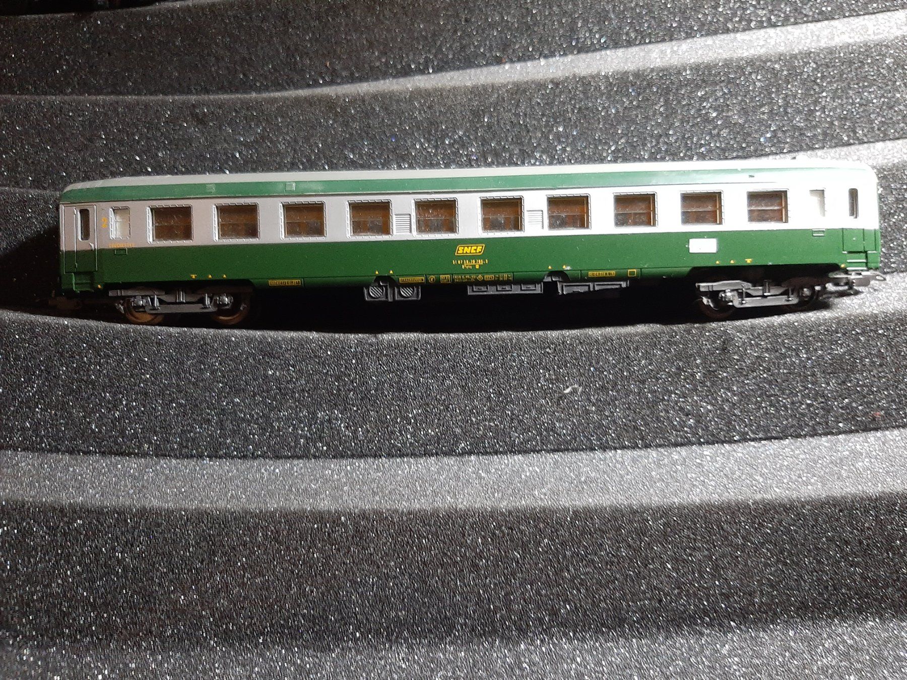 Lima Trains électriques: LIMA SNCF 2CL. COUCHETTES REF.17 – D'occasion à Avully par RIVALIS